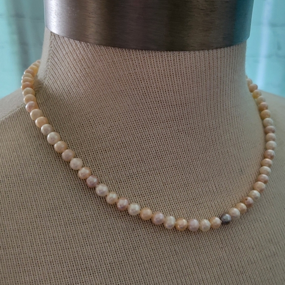 Hand Crafted Freshwater Pearl Necklace - Picture 3 of 5